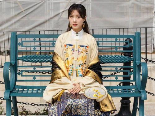 汉服吃瓜女孩视频大全集,吃瓜女孩带你领略古风之美